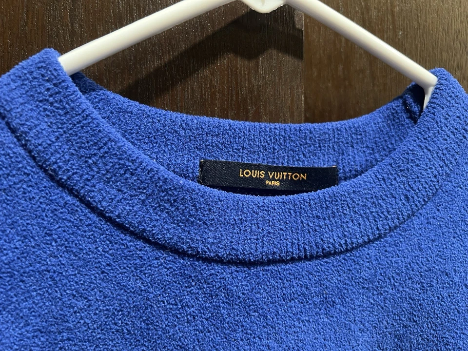 Suéter Louis Vuitton LV Intarsia gola redonda monograma azul não autenticado - Imagem 2 de 4