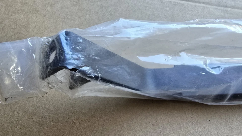 Chevrolet Impala 1967 par de correas para tanque de gasolina Foto 4 de 4