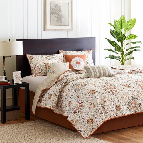 Madison Park Tissa 6 Piece Printed Quilt Set with Throw Pillows