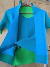 ISSEY MIYAKE pleats please multiple colour green turquoise blue top Size 3 M