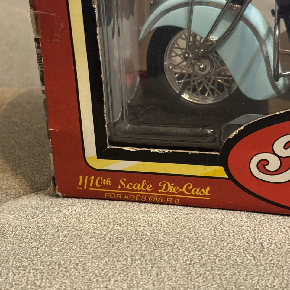 1942 Indian 442 Motorcycle Authentic Detailed Replica 1/10th Scale Die Cast - Image 4 of 4