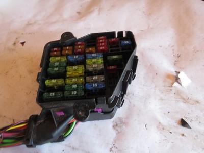 08 AUDI A4 CONVERTIBLE CABIN FUSE BOX