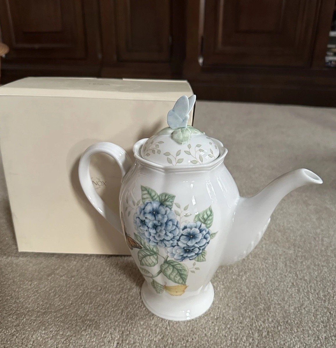 Lenox Butterfly Meadow Coffeepot with Lid Spring Floral Theme Tea  display picture 1