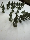 Vintage Marx WWII US Army Soldiers Green Plastic 25 Figures 10 Poses 1963