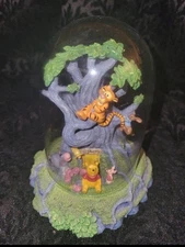 Disney Winnie the Pooh and Friends Figurine With Glass Dome