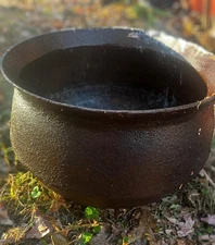 Antique 15gallon Cast Iron  Tripod Cauldron