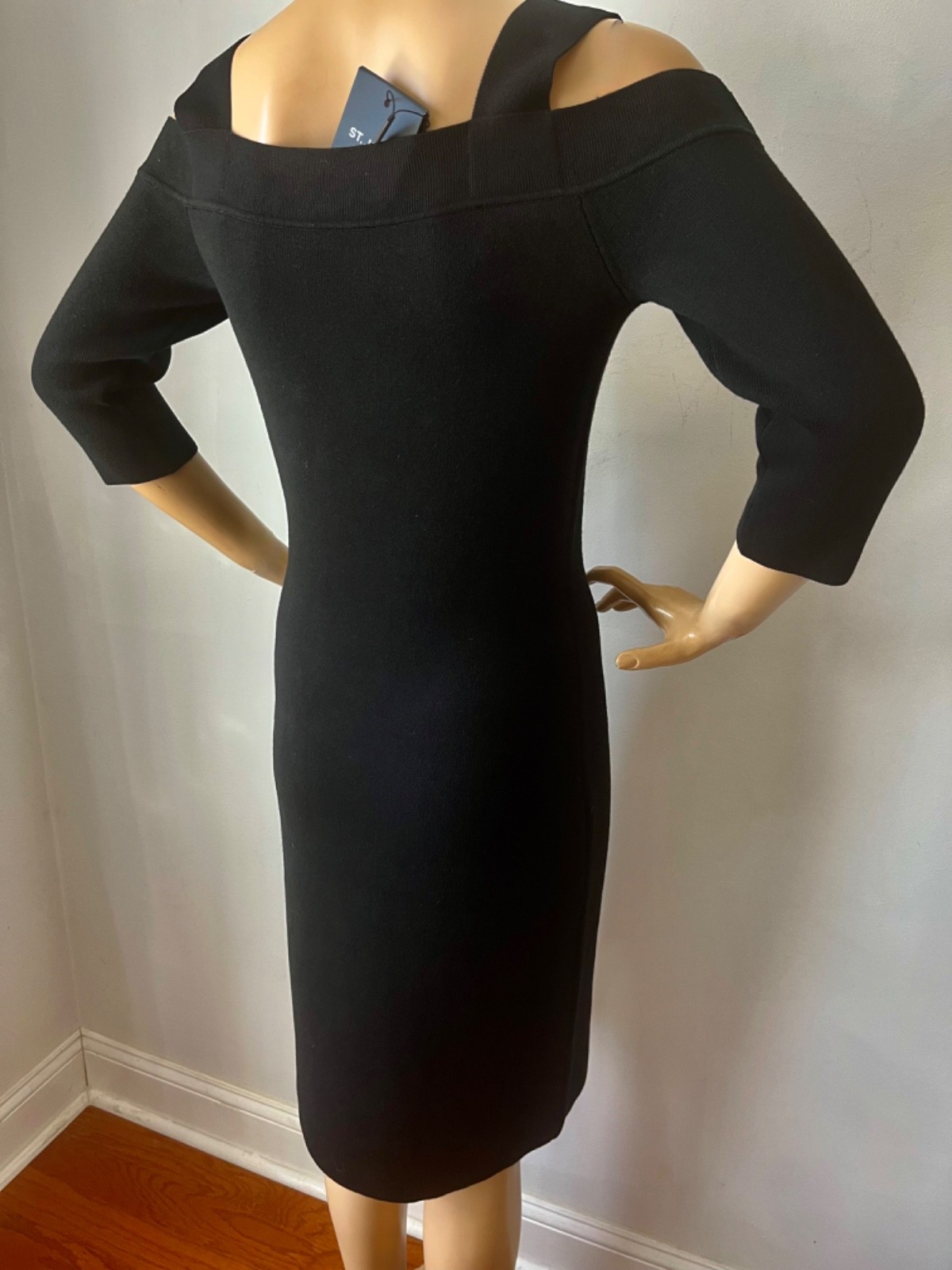 NWT ST JOHN KNIT SIZE L 10 12   BLACK  KNIT  SHEATH DRESS OPEN SHOULDER
