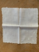 Vintage White Floral Embroidered Handkerchief Hankies 8"x8"