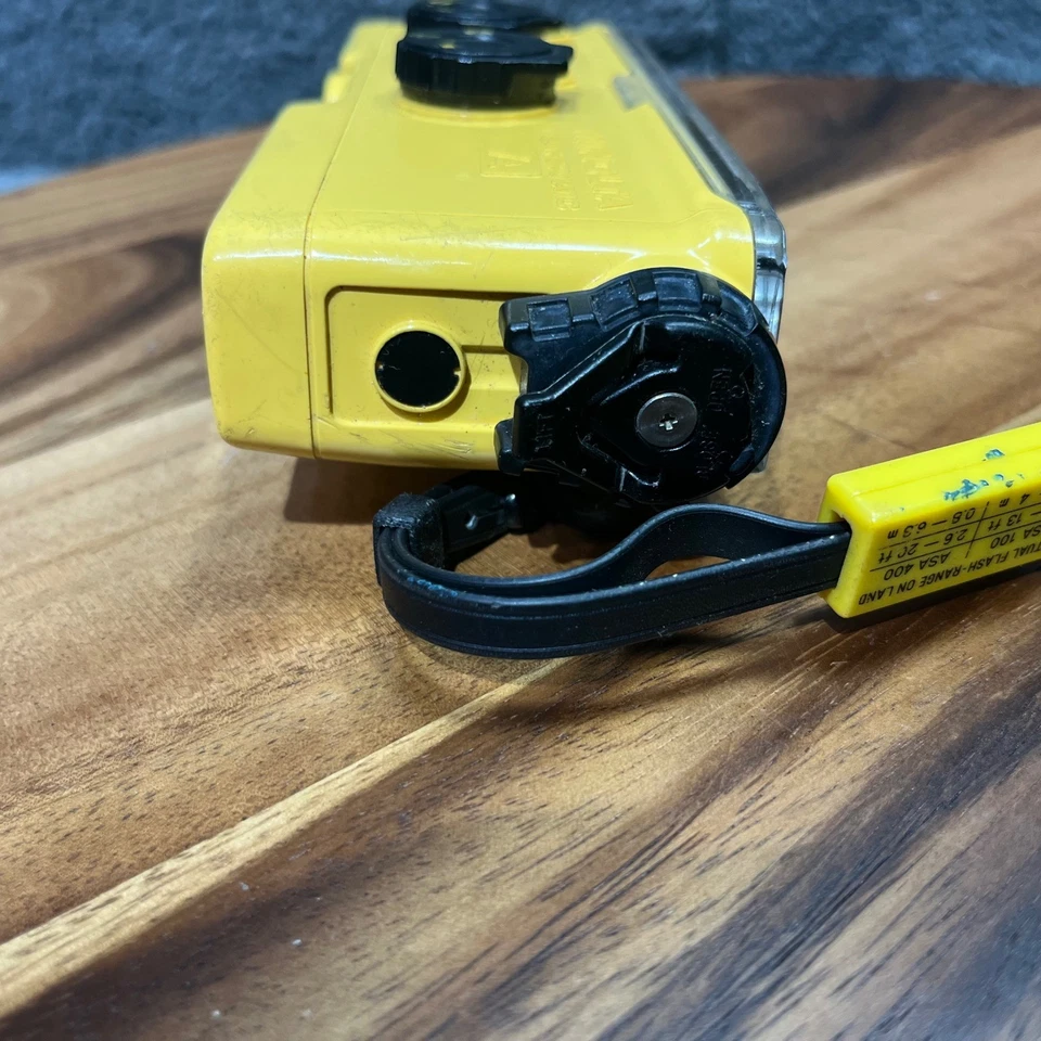 Vintage Minolta Weathermatic A Waterproof 35mm Film Camera Yellow For Parts - Image 4 of 4