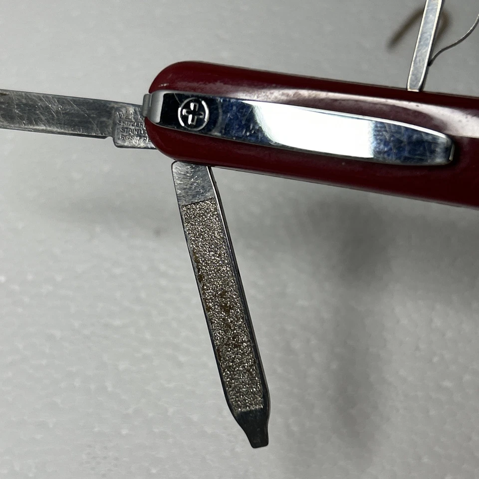 Pluma multifunción Victorinox Wagner SwissPen original roja Foto 4 de 4