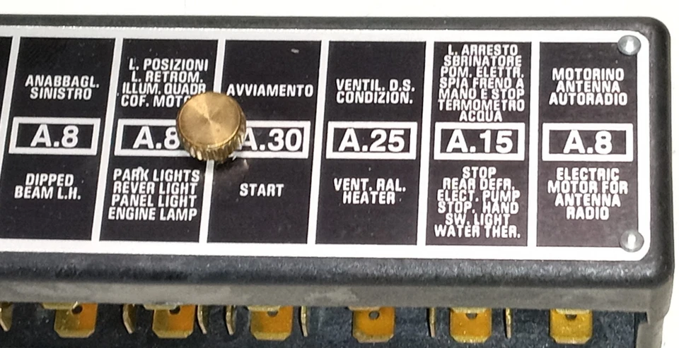 Bloc boîte à fusibles électrique Ferrari 365 GTB/4 Daytona_noir_40043014_9 fusibles_365BB - Photo 3/4