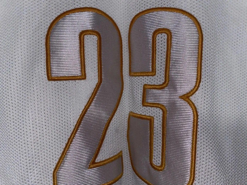 Maillot de basketball Champion MVP Club #23 Lebron James NBA homme taille S - Photo 4/4
