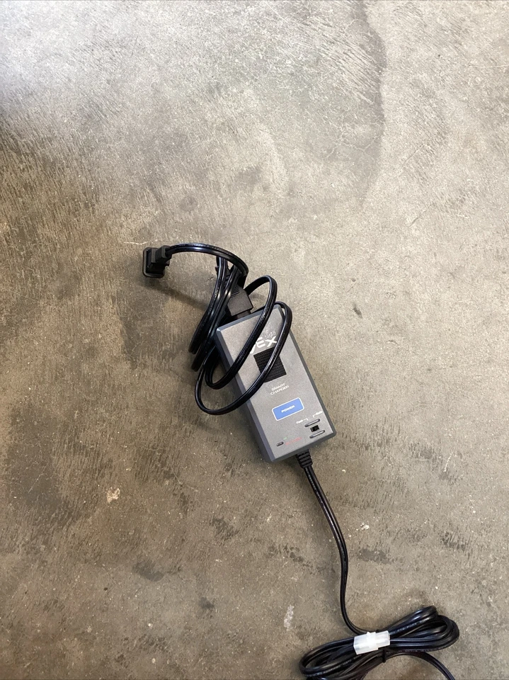 Used Vex robotics smart charger V2 276-2519 - Image 2 of 4