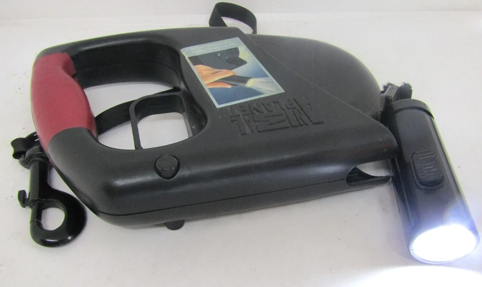 Correa retráctil para perro Animal Planet con iluminación LED. Foto 4 de 4