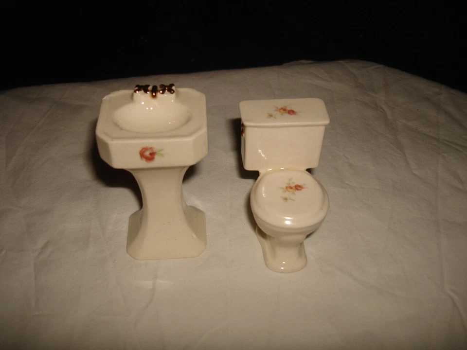 Lote de 24 muebles vintage en miniatura de madera y cerámica para casa de muñecas usados en excelente estado Foto 2 de 4