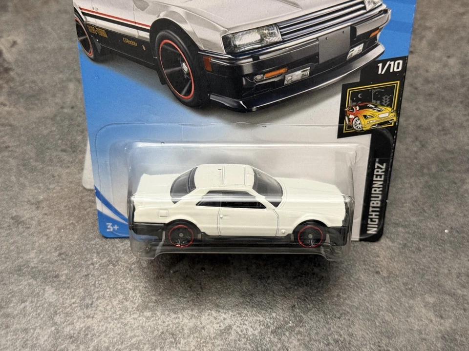 Hot Wheels ERROR Nissan Skyline RS (KDR30) Sin Tampo Lateral/ERROR DESNUDO CON PROTECTOR. Foto 2 de 4