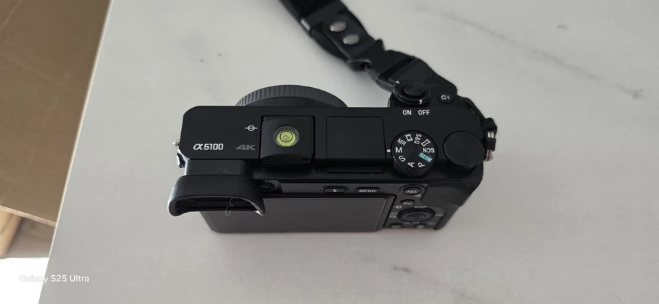 Sony Alpha 6100, photo 3 of 5