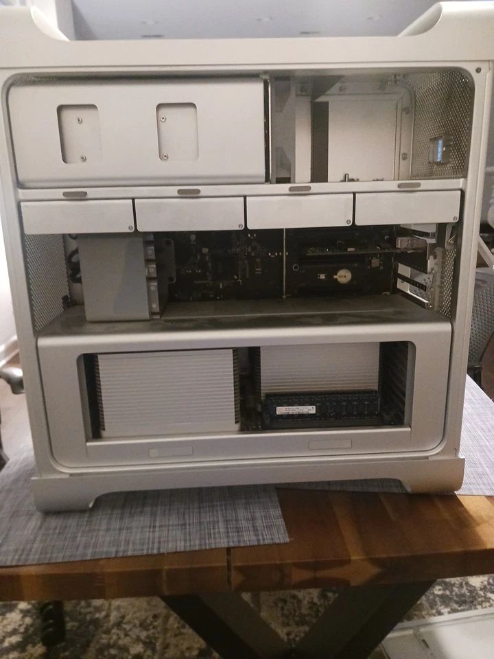 Macpro Quad Core Foto 3 de 4