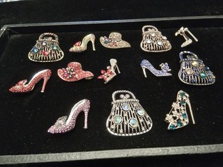 13 Pieces New Shoes Purses Hat Fashion Costume Jewelry Brooches Pin Jewelry Lot