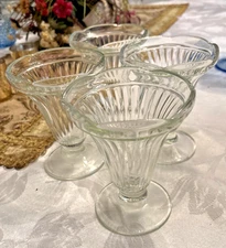 Vintage Set Of 4 Ribbed Glass Ice Cream Sundae {arfait  Dishes Clear Glasses