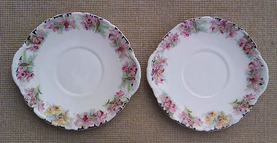 ROYAL DOULTON ORCHIDS - RARE VARIANT - H3906 - SELECTION OF PLATES 