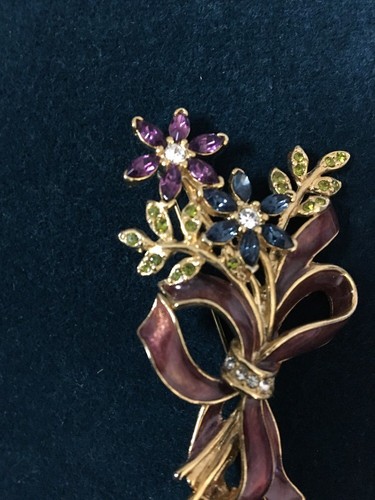 MONET PIN BROOCH FLORAL RHINESTONE ENAMEL - Picture 5 of 8