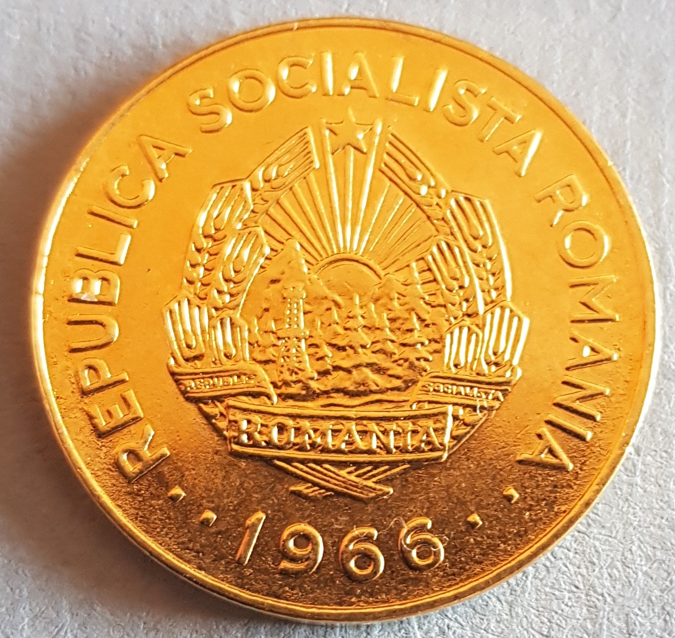 Romania 1966 1 Leu Gold Plated Coin Makes a Terrific Gift eBay Romania 1966 1 Leu Gold Plated Coin Makes a Terrific Gift eBay