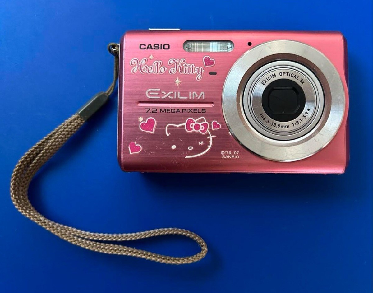Casio Sanrio Hello Kitty Digital Camera EXILIM EX-Z75 7.2 Casio Sanrio Hello Kitty Digital Camera EXILIM EX-Z75 7.2
