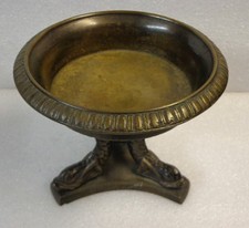 Antike Aufsatzschale mit drei Fisch-Dekoren am Sockel aus Lübeck - Schlutup