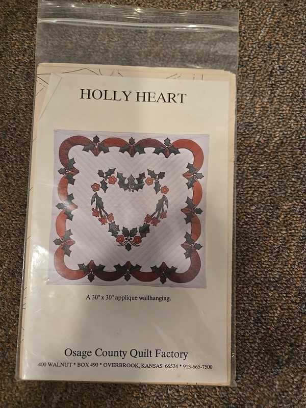 Osage County Quilt Factory HOLLY HEART Quilt Applique Wallhanging Pattern