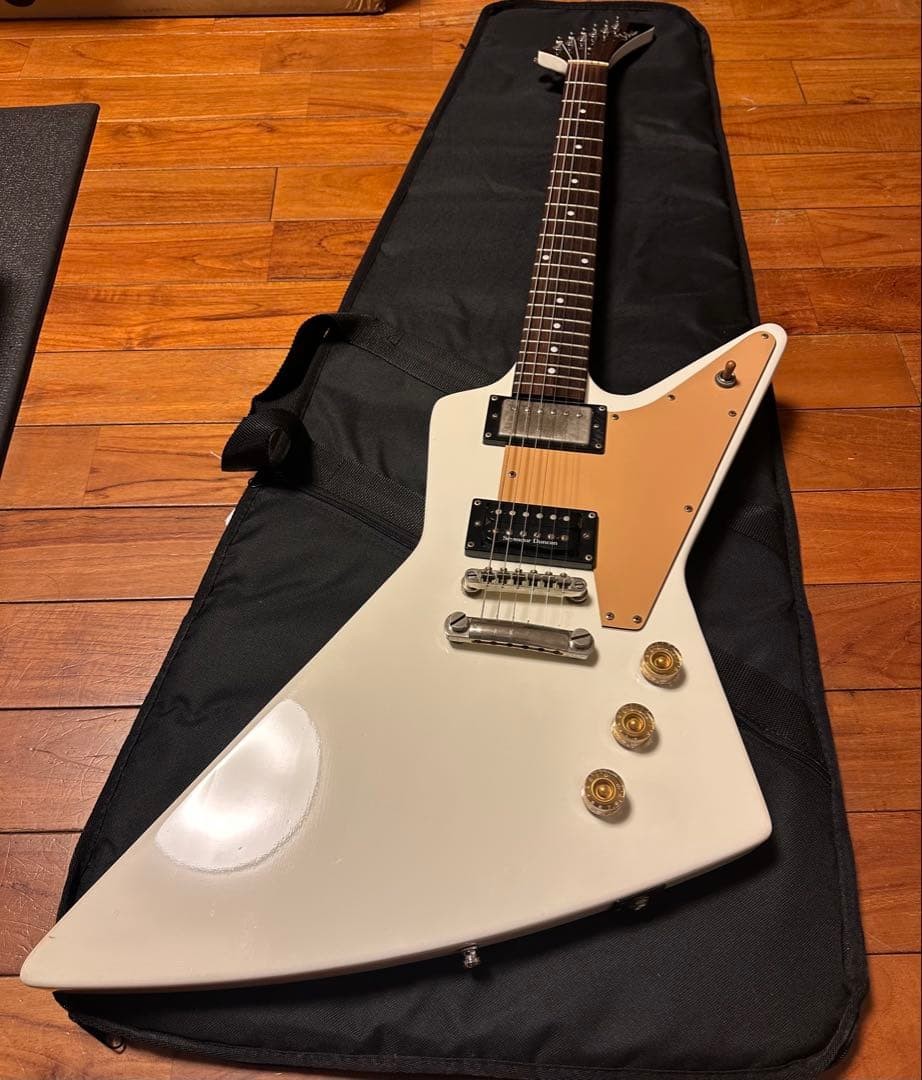 Tokai Explorer Vintage White Rare Electric Guitar Duncan SH-5