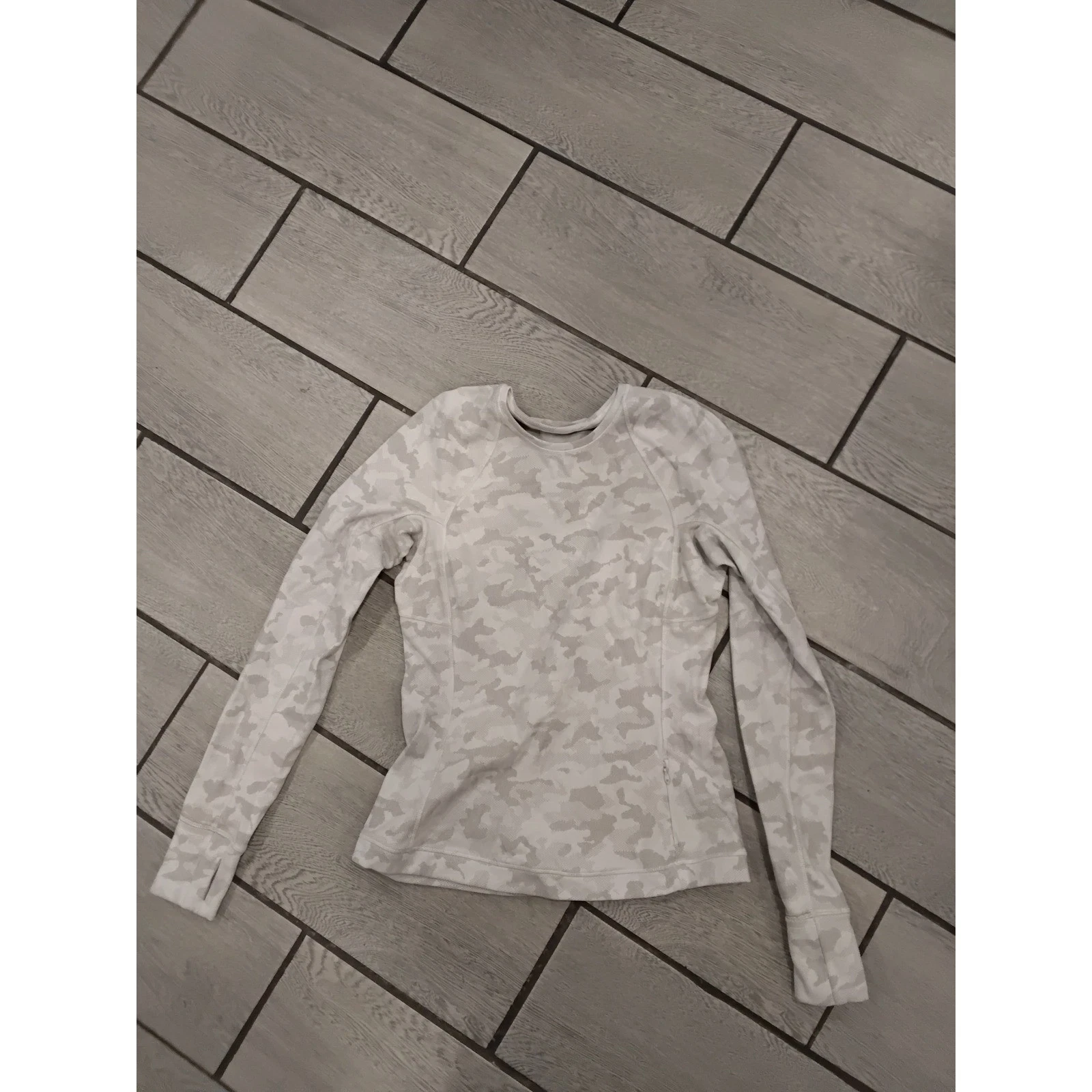 Lululemon Camouflage Long Sleeve Athletic Top Women's Size 8