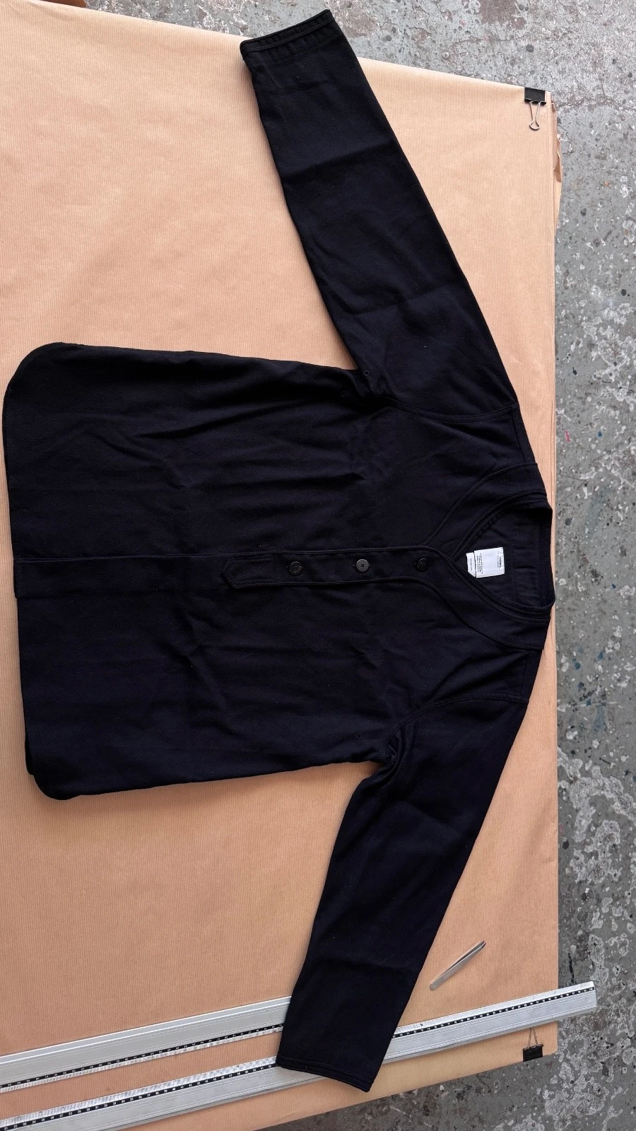 aa . L . VISVIM . DUGOUT SHIRT . 65/35 . WOOL + LINEN . BLACK . 0117105011023
Opens in a new window