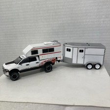 1:64 GREENLIGHT 2016 RAM 2500 POWER WAGON w/ camper and livestock trailer