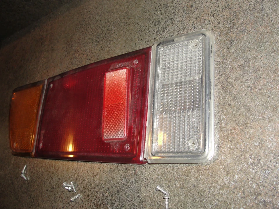Used CARELLO#12.216.717,12.216.716,12.216.718 R/H Rear Tail Lens 74-88 Fiat X1/9 - Image 4 of 4
