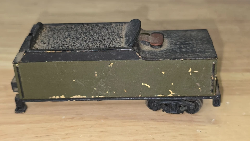 Modelo de tren vintage de latón licitación sin marca escala HO de 7" verde negro carbón coche Foto 3 de 4
