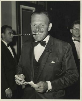Terry Thomas Walt Disney London Film Premiere smoking Original 8x10 Photo  Snipe