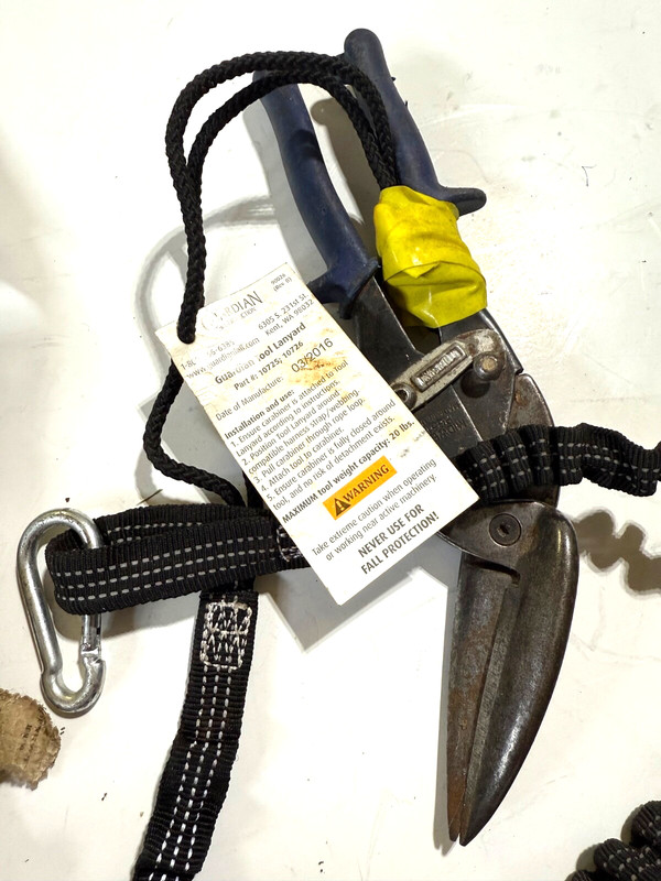 1 LINESMAN BELT 36 INCHES LONG WITH CUTTING SNIPS