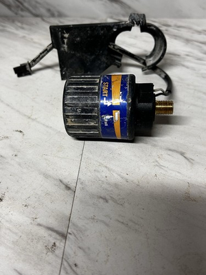 #ad Used Graco Pressure Switch Magnum XR5 X5 X7 $35.00