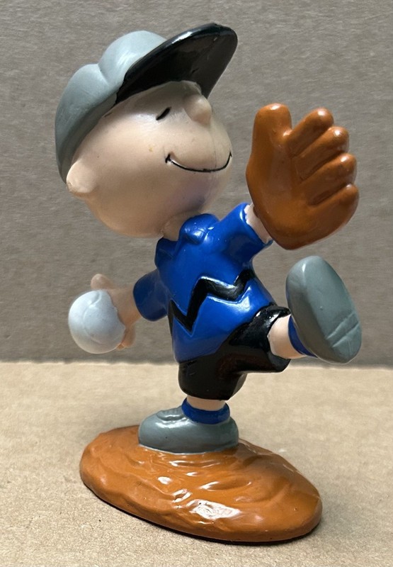 Vintage Applause Charlie Brown Peanuts Baseball PVC Figurine