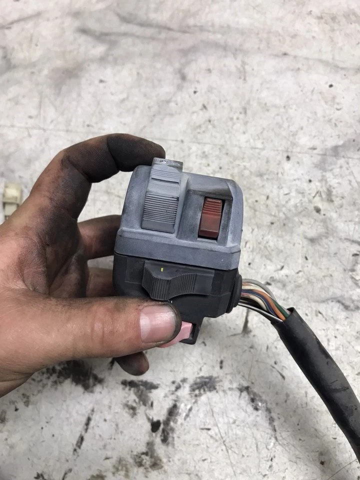 83 Kawasaki KZ1100 KZ 1100 A переключатель поворота для левой руки - Изображение 2 из 4