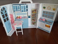 Cuisine en valisette Barbie