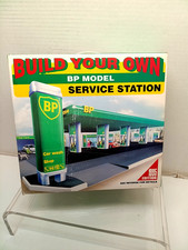 Build Your Own BP Model Service Station Kit 1995 EDITION NIB NEW