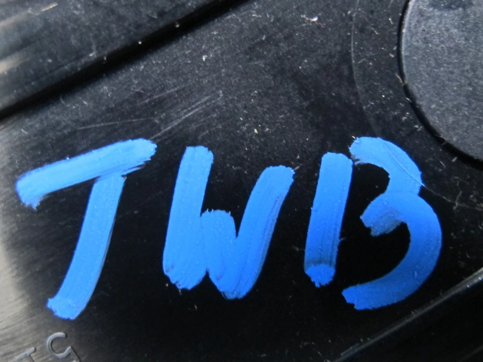 07-13 PORTAVASOS DELANTERO IZQUIERDO BMW E90 E92 E93 335i 7127406 OEM Foto 2 de 4