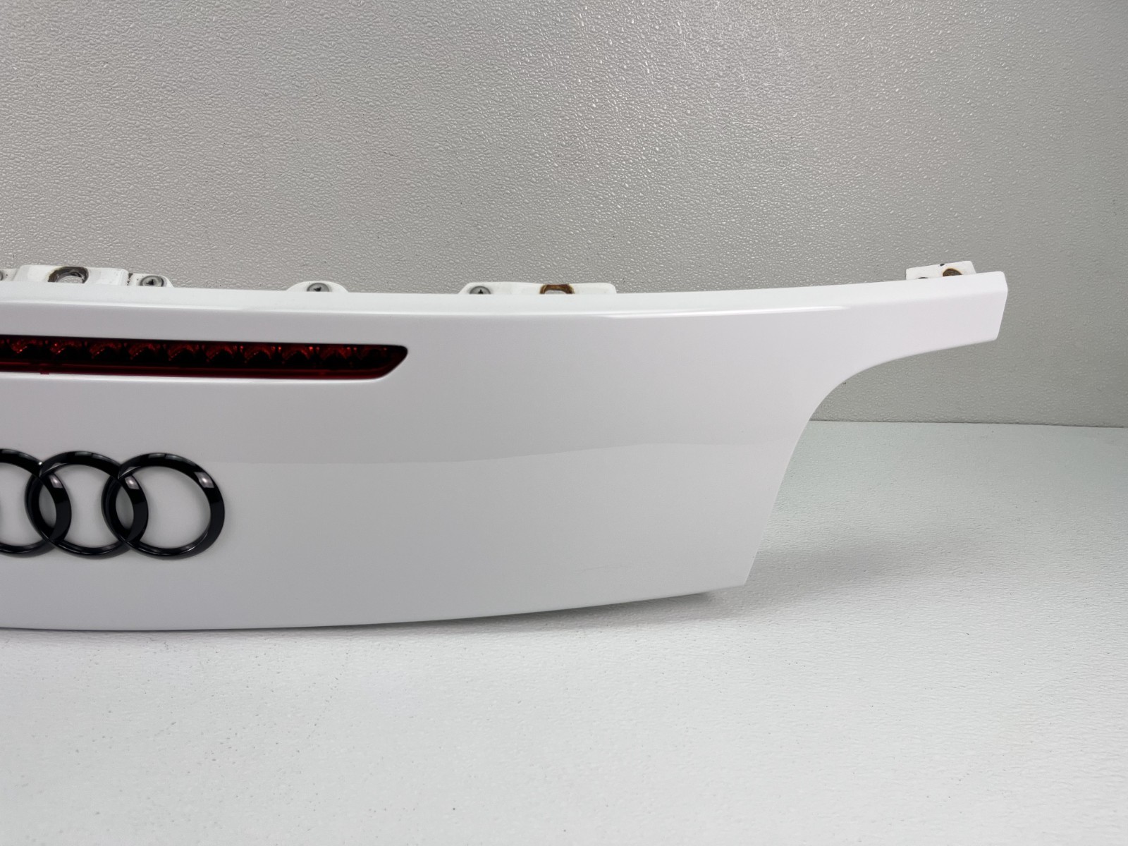 2011 2012 2013 2014 2015 AUDI R8 SPYDER REAR UPPER PANEL COVER W/CAMERA OEM