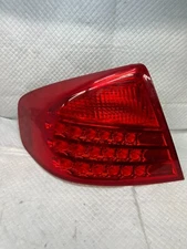 2003-2004 INFINITI G35 RIGHT SIDE RR  Rear Tail Light 220-63622 OEM (3)