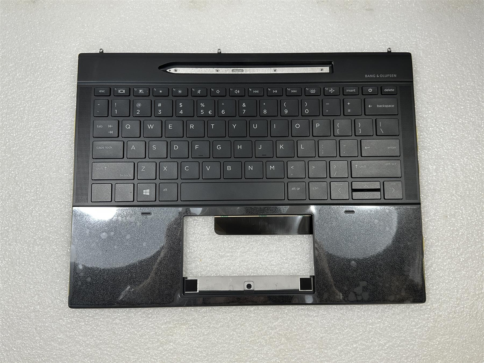 HP Elite Folio 13.5 inch M50327-B31 M35264-B31 US International Palmrest - READ