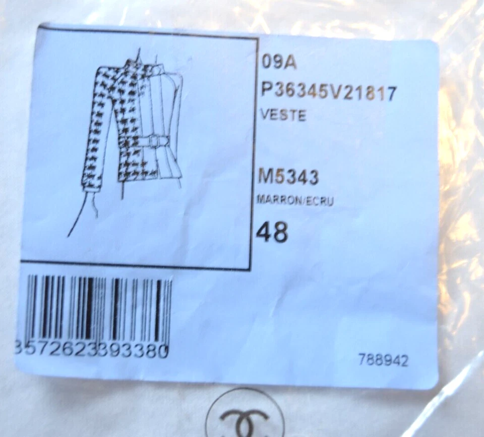 CHANEL 100% Authentic Silver Buckle & Button and 2 Brooches  Kit CC Logo M5343 - Image 4 of 4