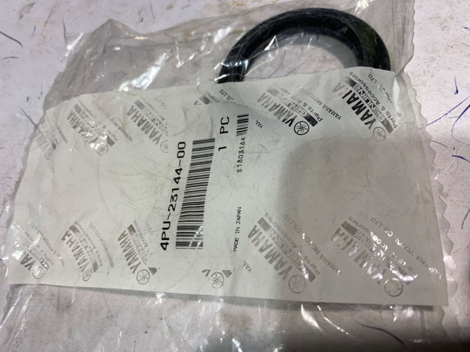 GENUINE OEM YAMAHA BT1100 FZ1N FZ1S FRONT FORK DUST SEAL 