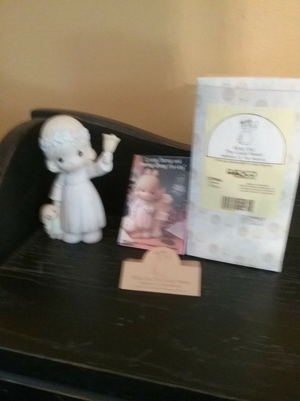 Precious Moments Figurine "Ring Out The Good News".  1993.  Addition To Nativity
